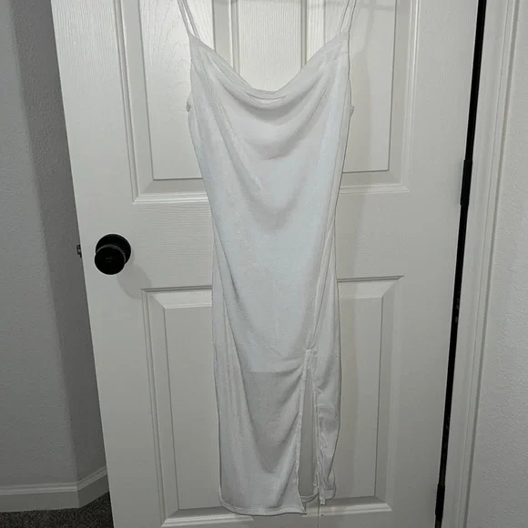 White Shimmery/Soft Dress - Picture 2 of 9